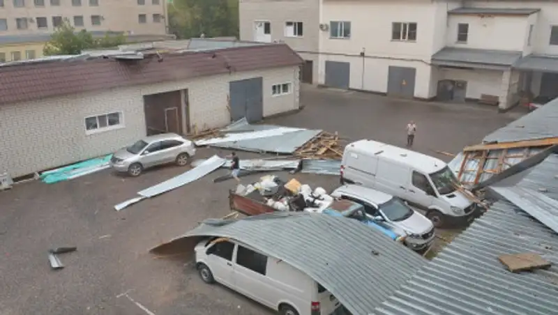 Шквальный ветер обрушился на Павлодар