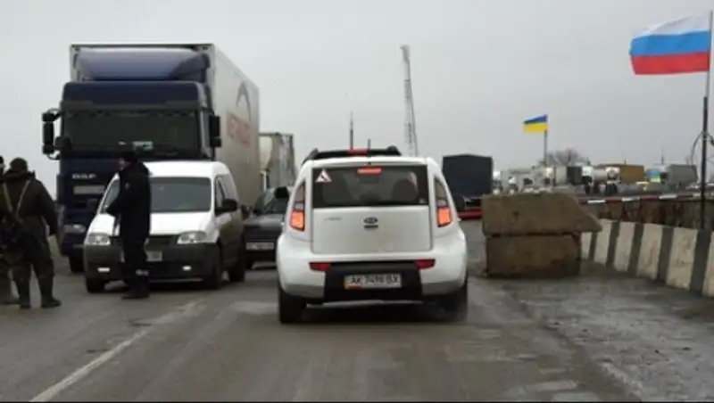 Бойцы «Правого сектора» заблокируют трассу в Крым бетонными урнами