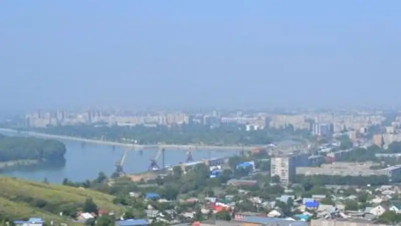 В Усть-Каменогорске нечем дышать из-за едкого тумана и тошнотворных запахов 