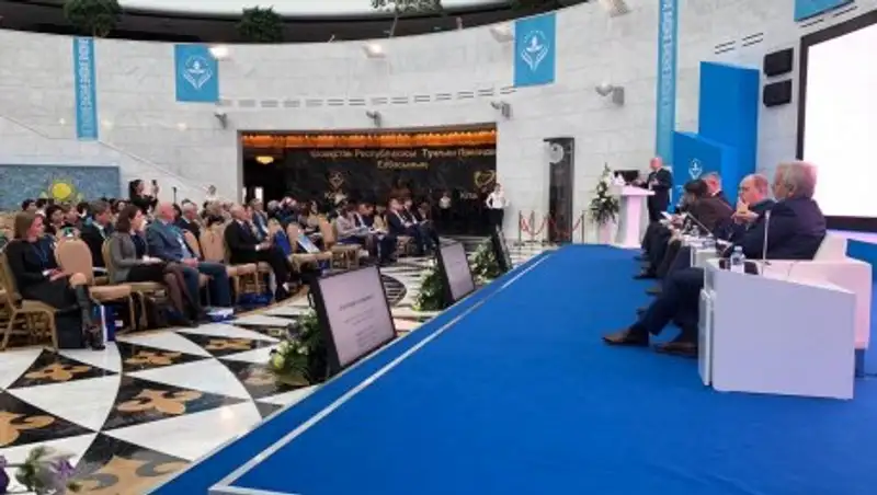 Международный форум "Инновации в здравоохранении" собрал в Астане врачей из 12 стран