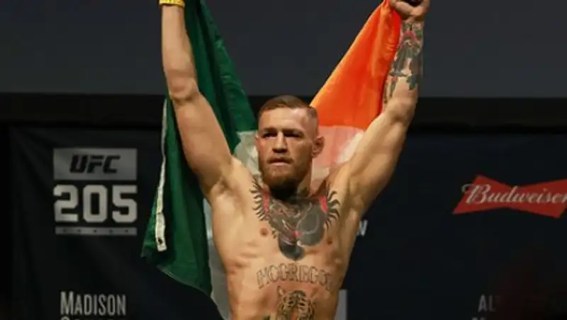 Макгрегор согласовал условия боя с Мэйуэзером