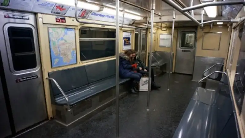 Спецслужбы готовят метро Нью-Йорка к возможной биологической атаке