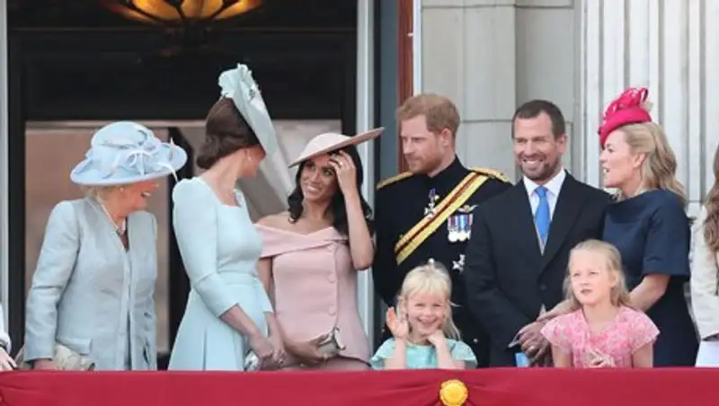 Меган Маркл нарушила королевский этикет