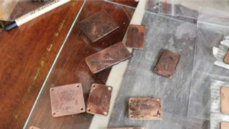 В Японии украдены 2 тысячи табличек с названиями мостов и тоннелей на $900 тысяч