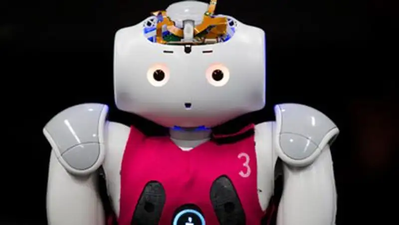 Робота Nao посадили за руль BMW