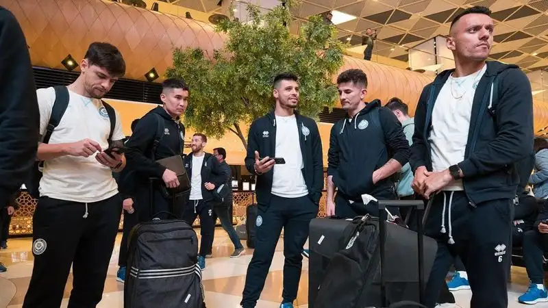 Казахстанские футзалисты прилетели в Баку на важный матч отбора ЧМ-2024