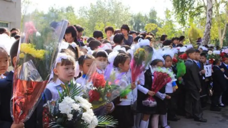 Для 21 тысячи первоклассников в ВКО прозвенел первый звонок