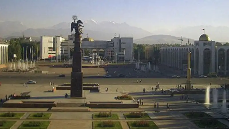 Парламент Киргизии перенес проведение конституционного референдума