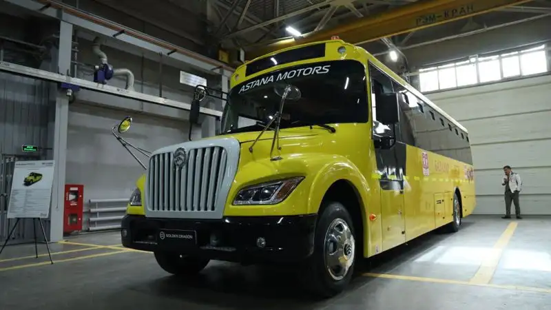 Смаилов проверил на безопасность школьные автобусы в Алматы