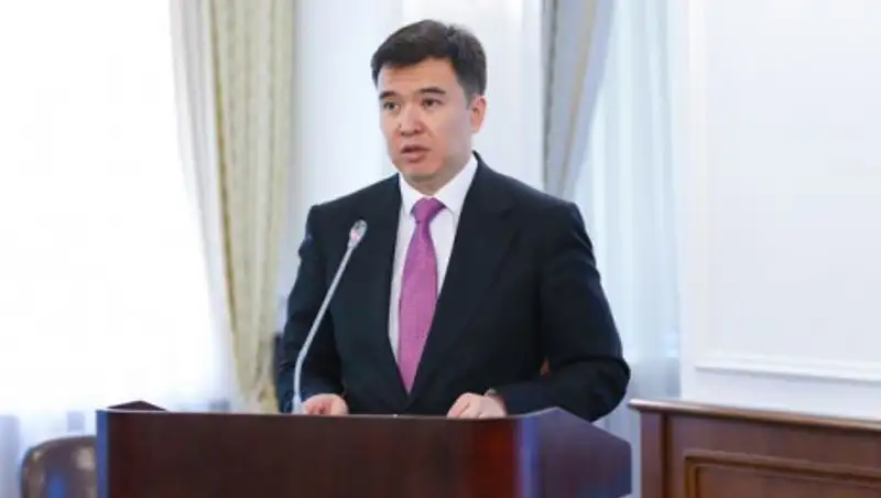 Министр Даленов: Положительная динамика ВВП сохранена
