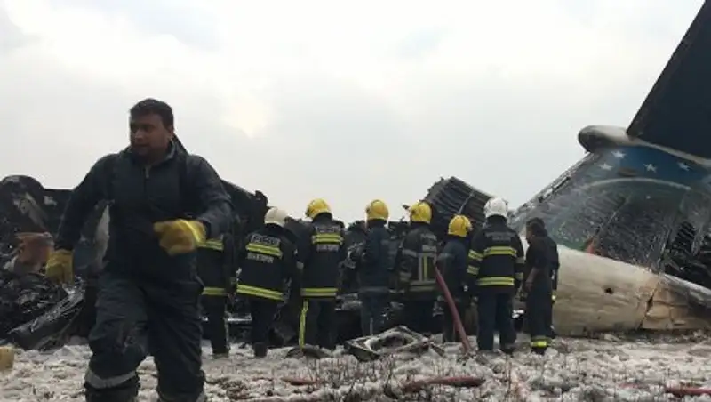 Жертвами крушения самолета в Непале стали 38 человек