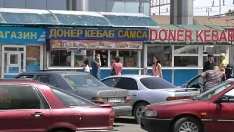 Привокзальные площади в Алматы очистят от киосков и магазинчиков