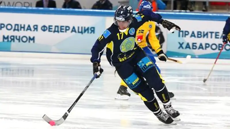 Сборная Казахстана потерпела второе крупное поражение на ЧМ по бенди