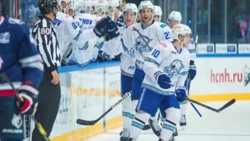 "Барыс" проиграл "Нефтехимику" в овертайме