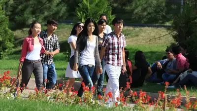 За патриотизм и активную гражданскую позицию будут награждать казахстанских студентов, фото - Новости Zakon.kz от 04.09.2023 16:25