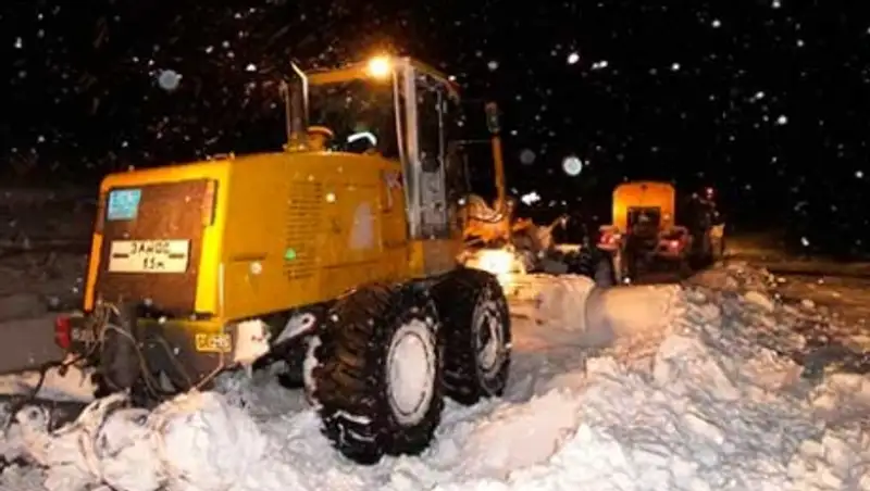 18 января в СКО из снежных заносов вызволили 12 автомобилей