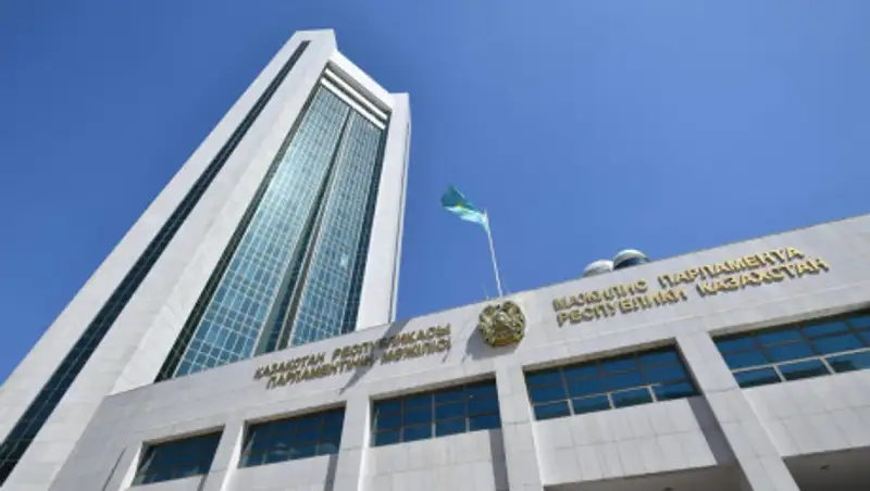 Мажилисмены перечислили однодневный заработок в Фонд помощи пострадавшим в Кордае