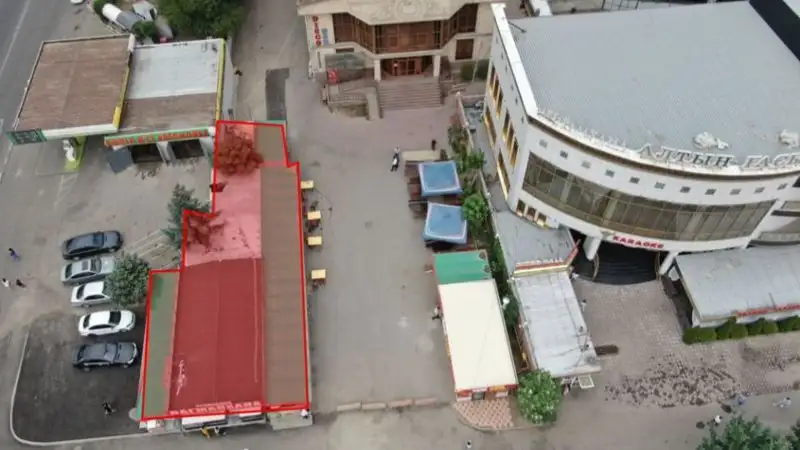 В Алматы снесут ряд торговых точек и летнее кафе