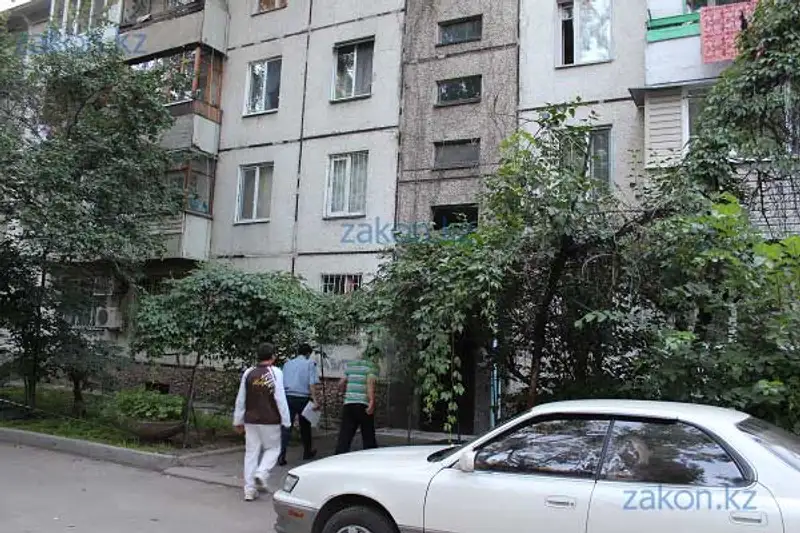 Молодой человек, вызвавший путану на дом, был избит и ограблен ее так называемым сутенером, Алматы (фото), фото - Новости Zakon.kz от 24.06.2013 16:33