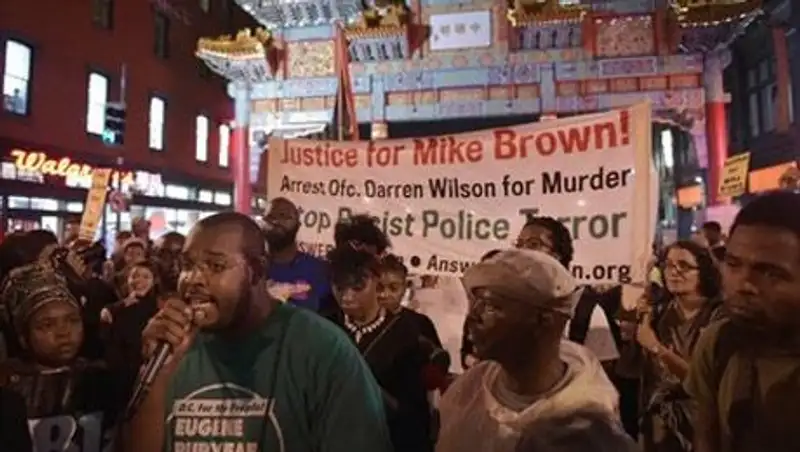 Сотни жителей Вашингтона вышли протестовать против полицейского насилия