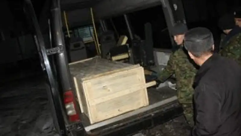 В Уральск доставили тело повесившегося солдата-срочника