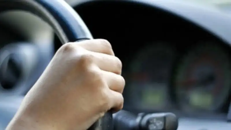 Атырауский ДВД обязали зарегистрировать угнанный автомобиль