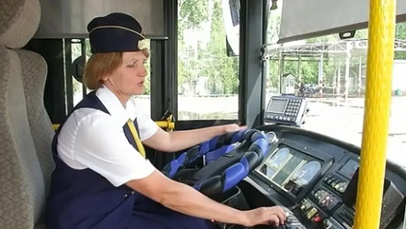 Водить алматинские автобусы теперь будут женщины