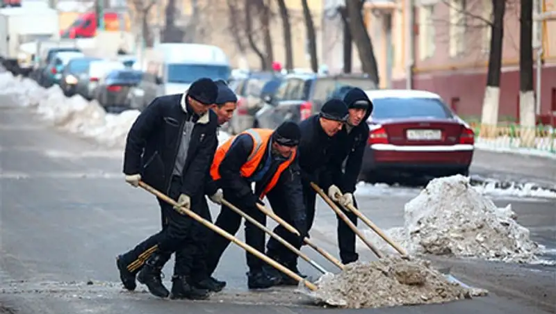 Путь гастарбайтера: от вокзала до вокзала, фото - Новости Zakon.kz от 25.10.2013 17:25