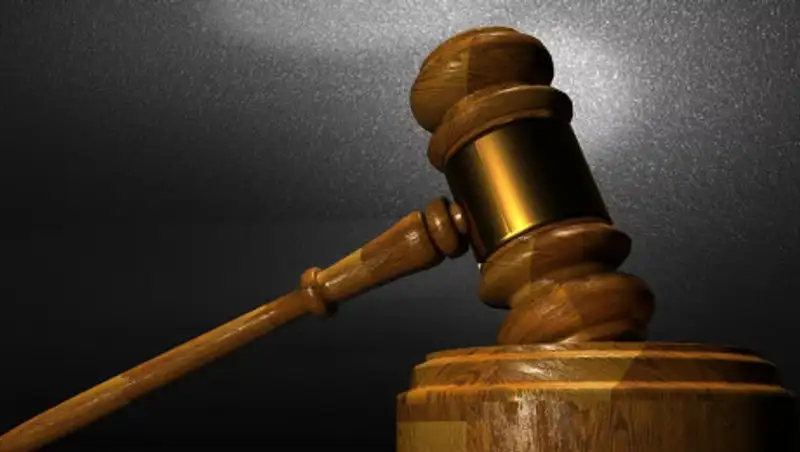 Экс-полицейские попали на скамью подсудимых в Туркестанской области