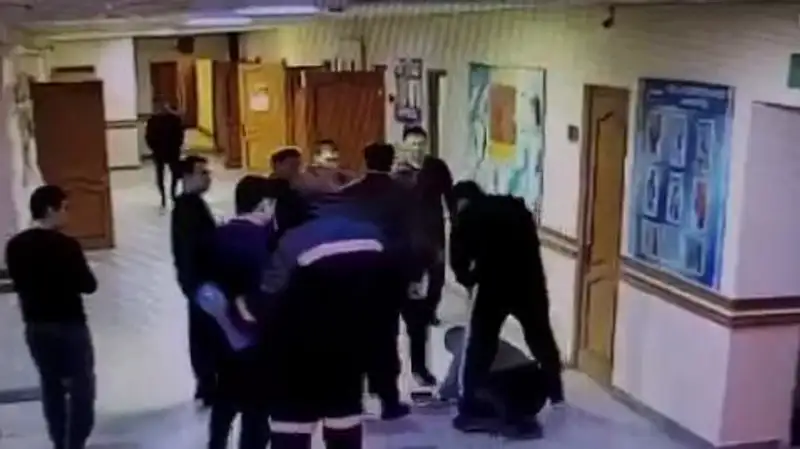 Видео избиения на рабочем месте в Улытауской области прокомментировали в полиции
