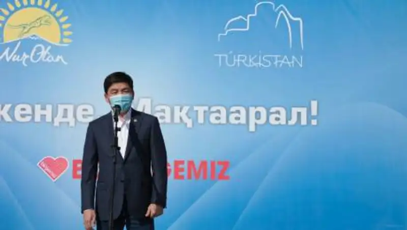 Байбек в Мактаарале: По инициативе Елбасы для жителей построили новые дома