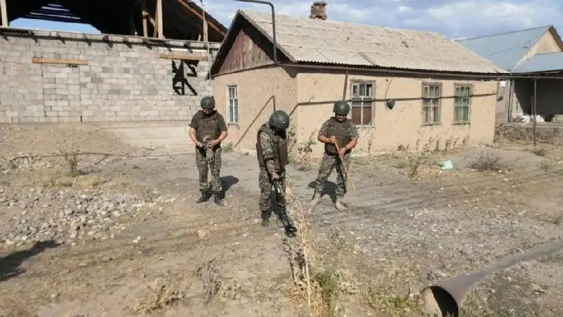 Минобороны продолжает поиски пропавшего солдата после взрыва в Таразе