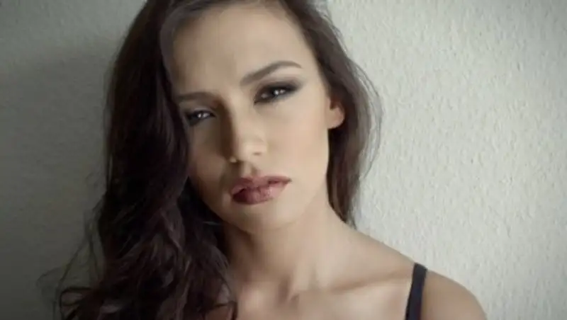 Солистка группы "Серебро" Серябкина извинилась за плохие слова про Казахстан