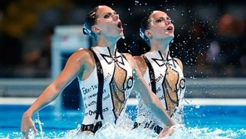 Синхронистки Александра и Екатерина Немич завоевали первую медаль Казахстана на Азиаде