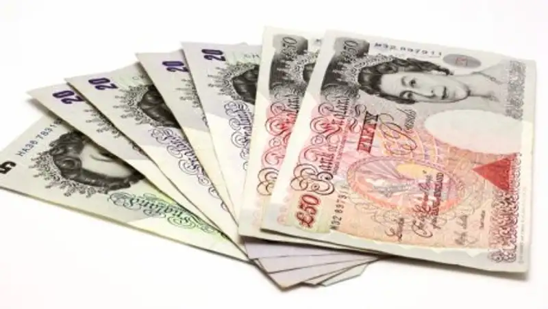 Фунт упал до 30-летнего минимума к доллару