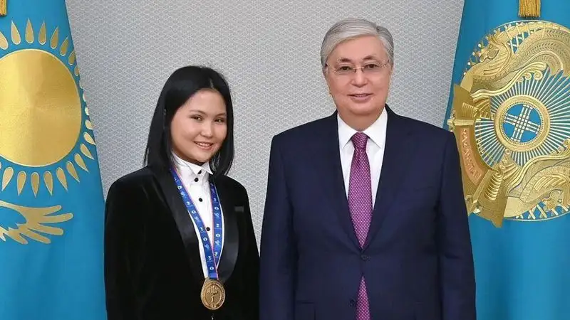 Токаев поздравил Бибисару Асаубаеву с победами