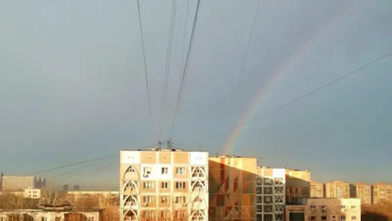 Над Алматы среди зимы вспыхнула радуга