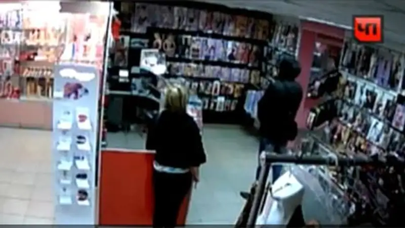 Неудачное ограбление секс-шопа в Кемерове попало на видео