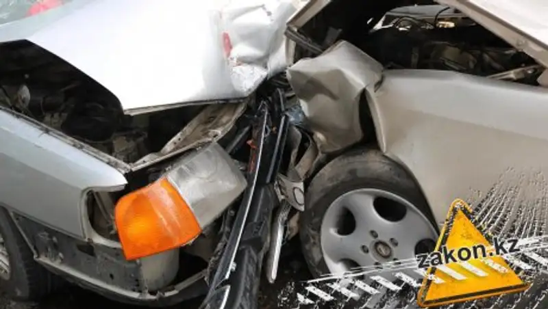 Семь человек пострадали в ДТП в Алматы