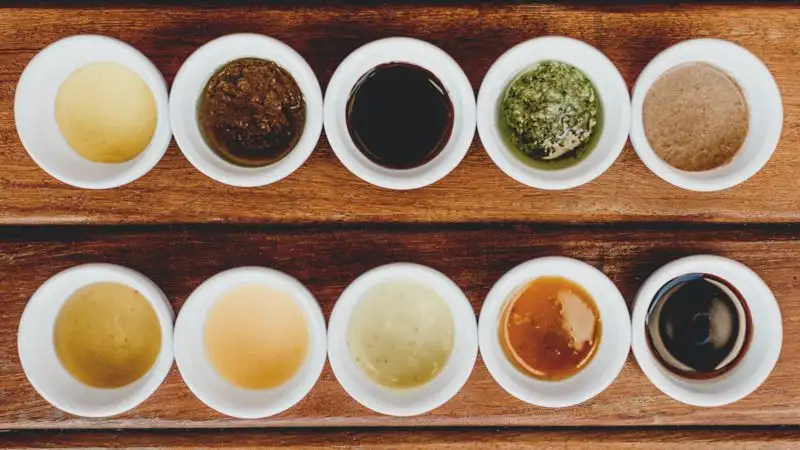 Диетолог назвала самый вредный соус