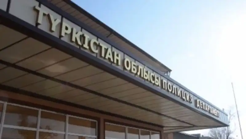 В Туркестанской области мужчина в маске напал на ломбард