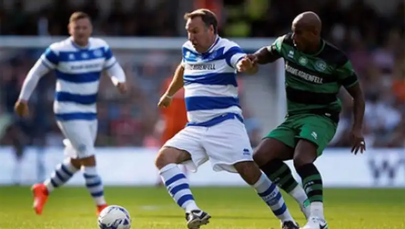 Бывший футболист сборной Англии возобновит карьеру в 49 лет