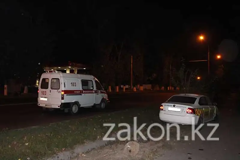 «Бомбилы» портят жизнь официальным таксистам в Алматы (фото) «Бомбилы» портят жизнь официальным таксистам в Алматы (фото), фото - Новости Zakon.kz от 04.10.2013 16:50