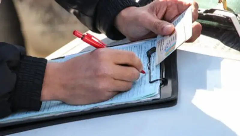 Сокращен срок лишения прав за выезд на встречную полосу