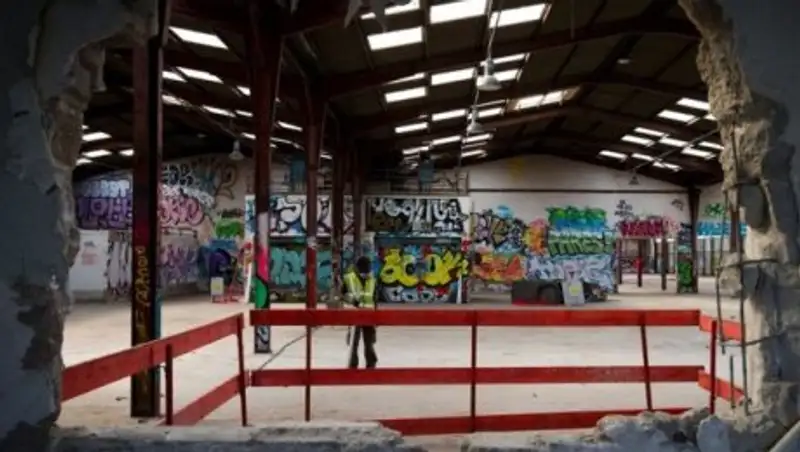 В Париже готовится к открытию первый лагерь для беженцев