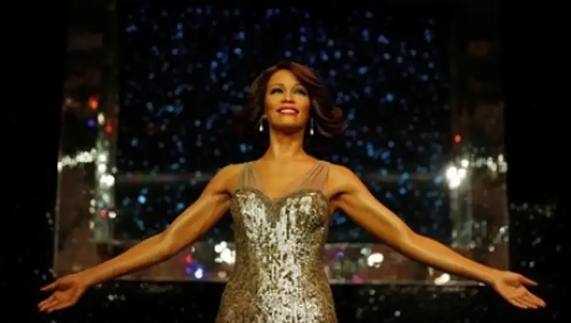 Сестра Уитни Хьюстон пообещала посмертное мировое турне голограммы певицы