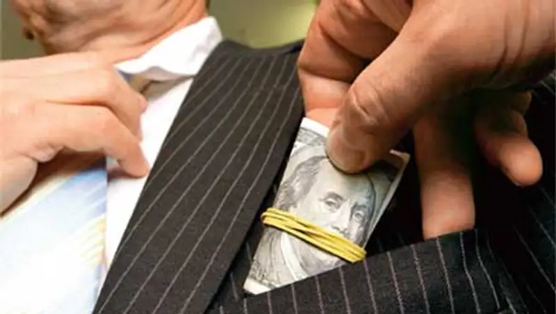 В Западно-Казахстанской области растет число госслужащих, уволенных за коррупцию