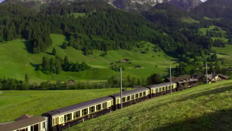 Пассажирские перевозки по железной дороге сократились на 2% за год