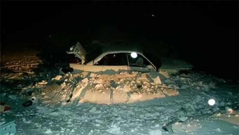 В Костанае водитель Ауди, отправив машину в кювет, ушел с места ДТП