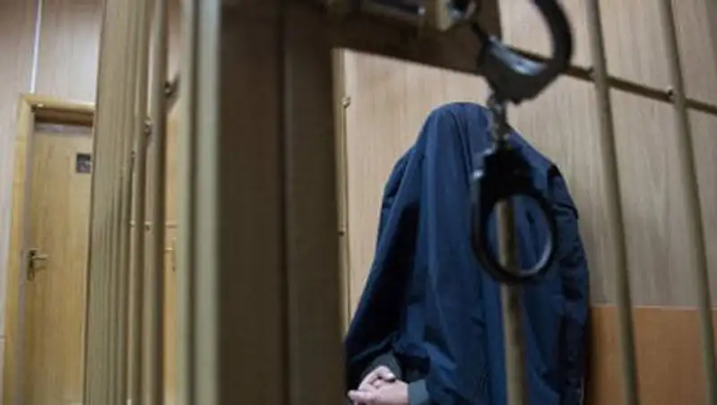 Мужчина получил 15 суток ареста за мат в адрес своей матери в Павлодарской области